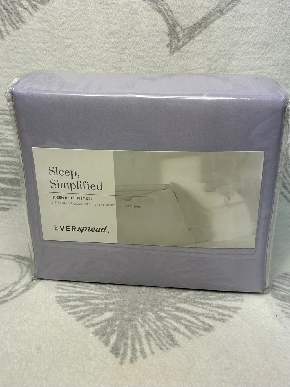 Everspread Queen bed sheet set features a soothing lavender color